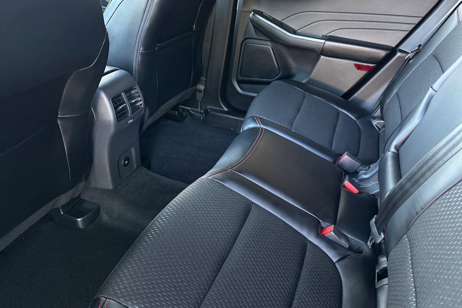 New 2025 Ford Escape ST-Line w/ Equipment Group 301A image 12