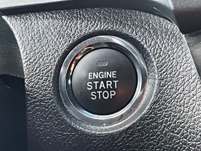 Used 2020 Toyota Sienna SE image 27