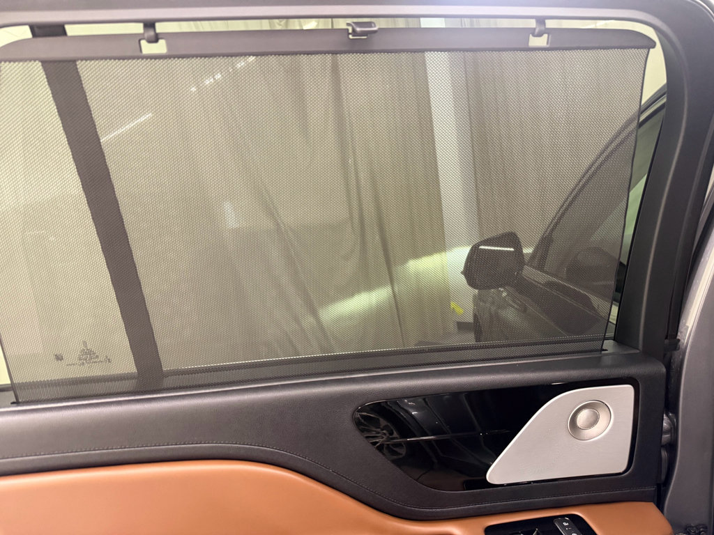 Used 2022 Lincoln Aviator Grand Touring w/ Equipment Group 301A AWD/4WD image 21