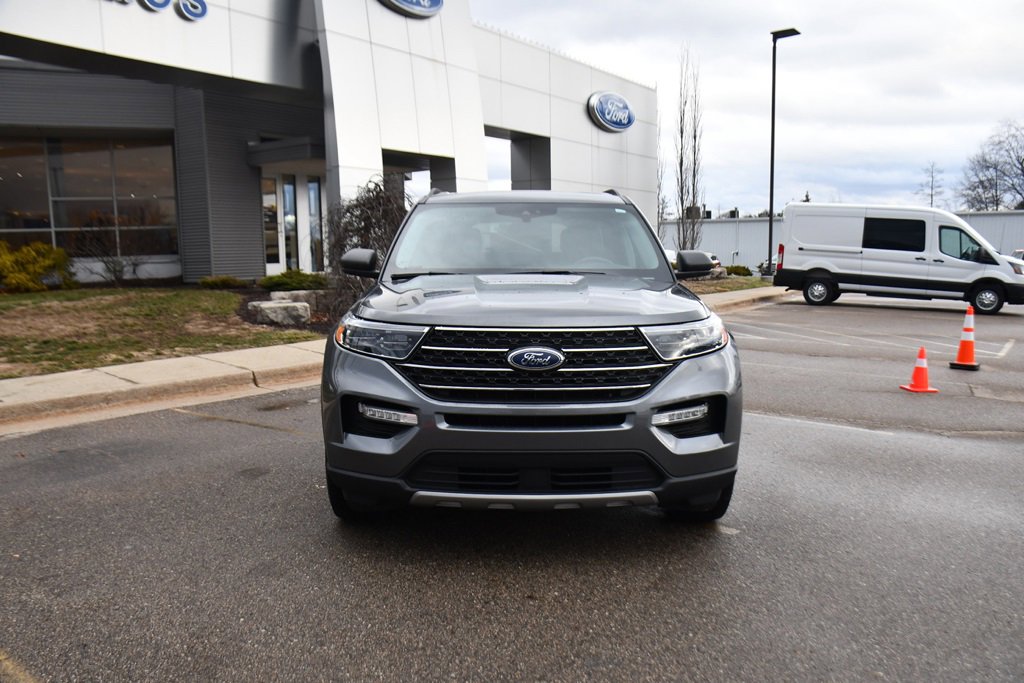 Used 2023 Ford Explorer XLT w/ Equipment Group 202A image 10