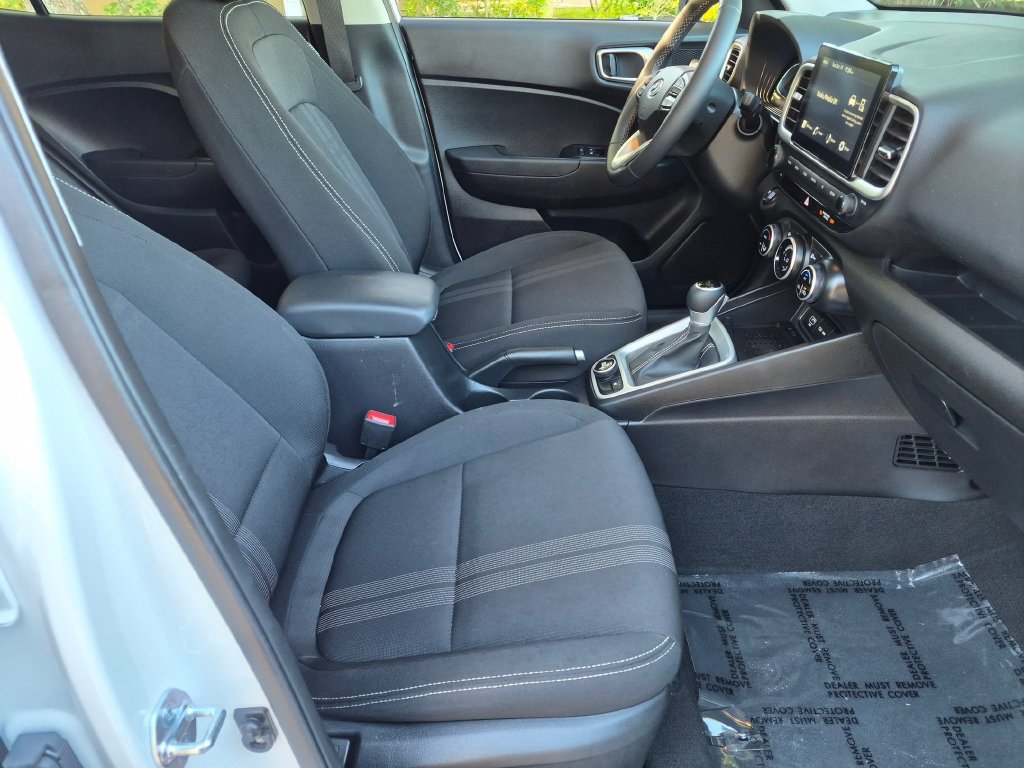 Used 2026 Hyundai Venue SEL FWD image 29
