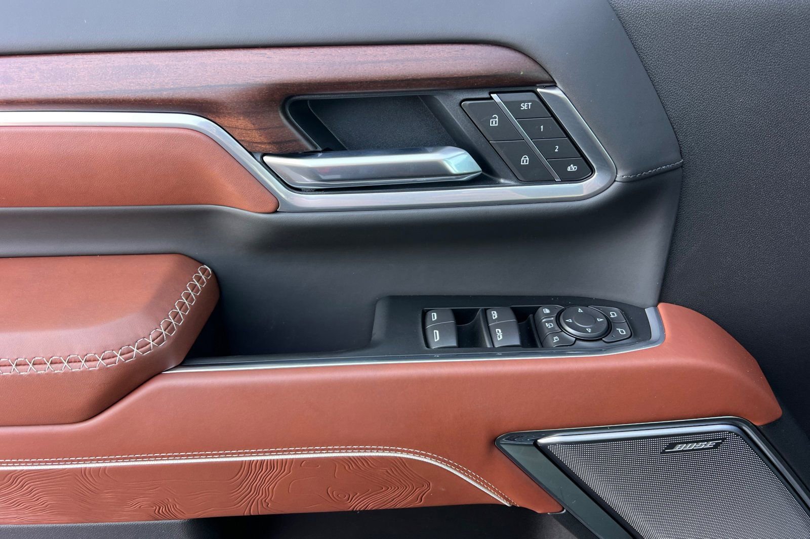 New 2026 GMC Sierra 2500 Denali Ultimate AWD/4WD image 9