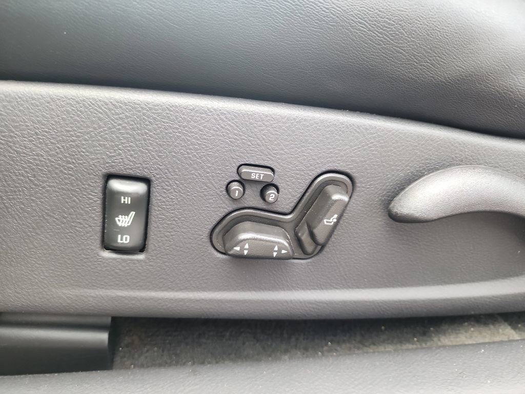 Used 2005 Chevrolet SSR w/ Preferred Equipment Group image 12