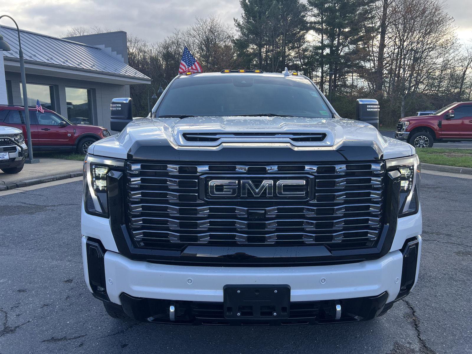 Used 2025 GMC Sierra 2500 Denali Ultimate image 8