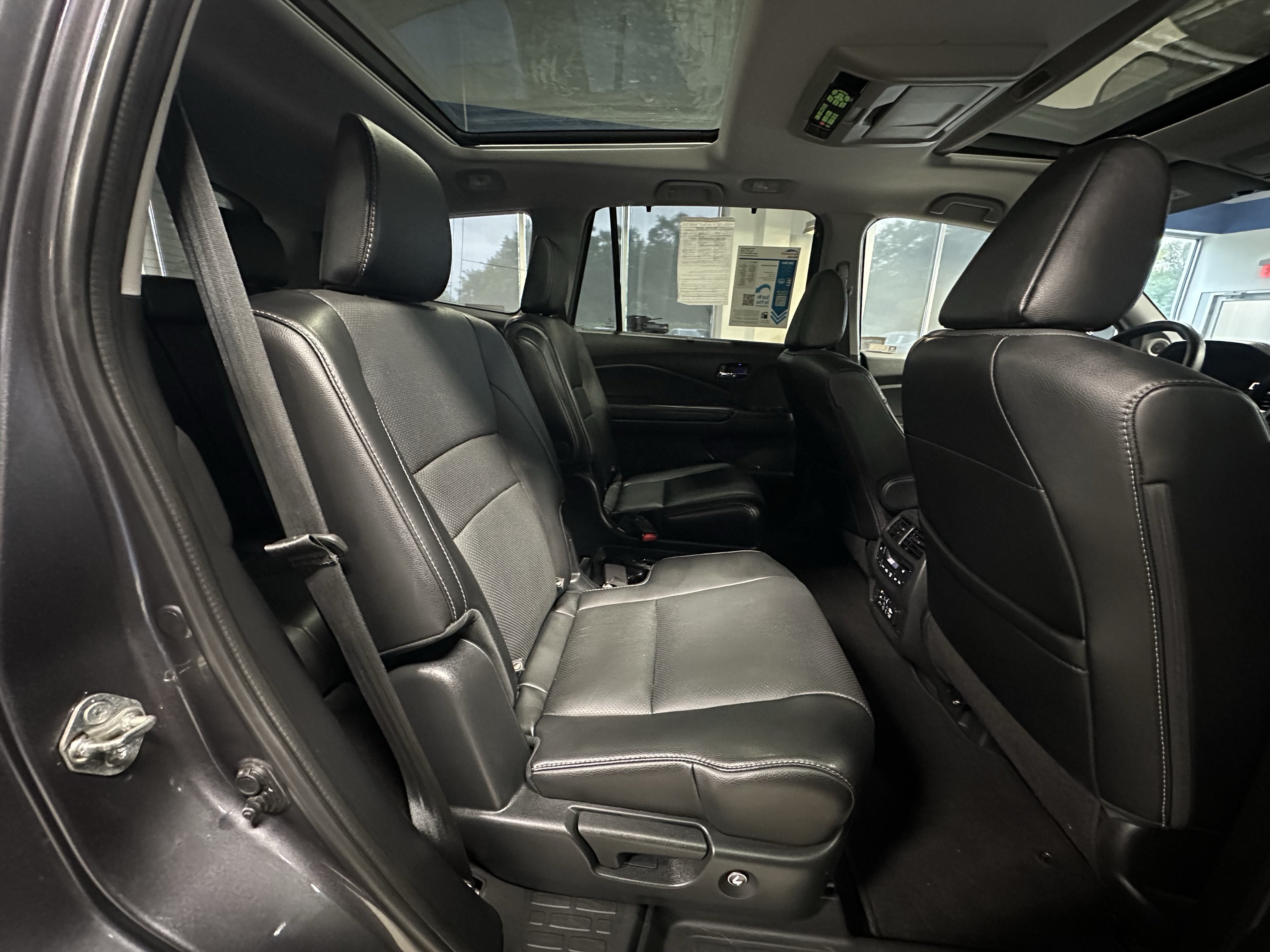 Used 2018 Honda Pilot Elite image 29