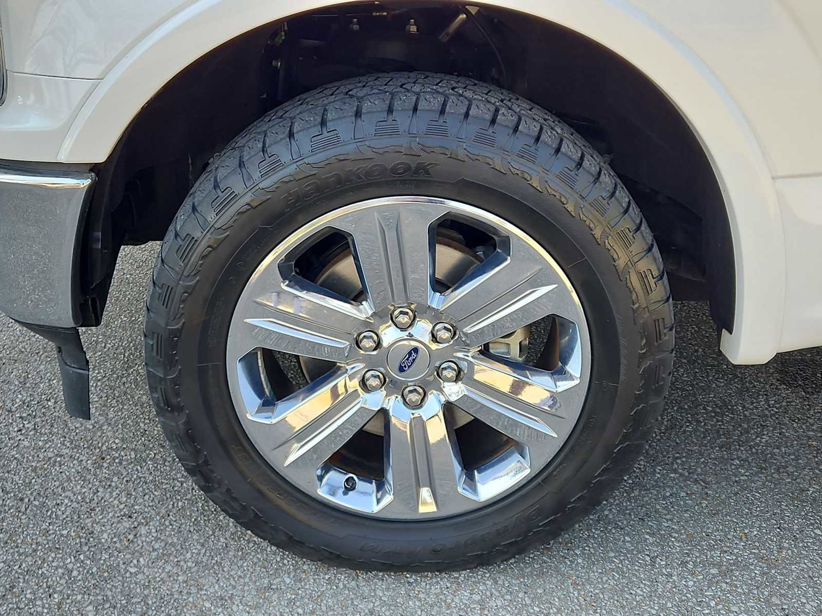 Used 2019 Ford F150 Lariat image 14