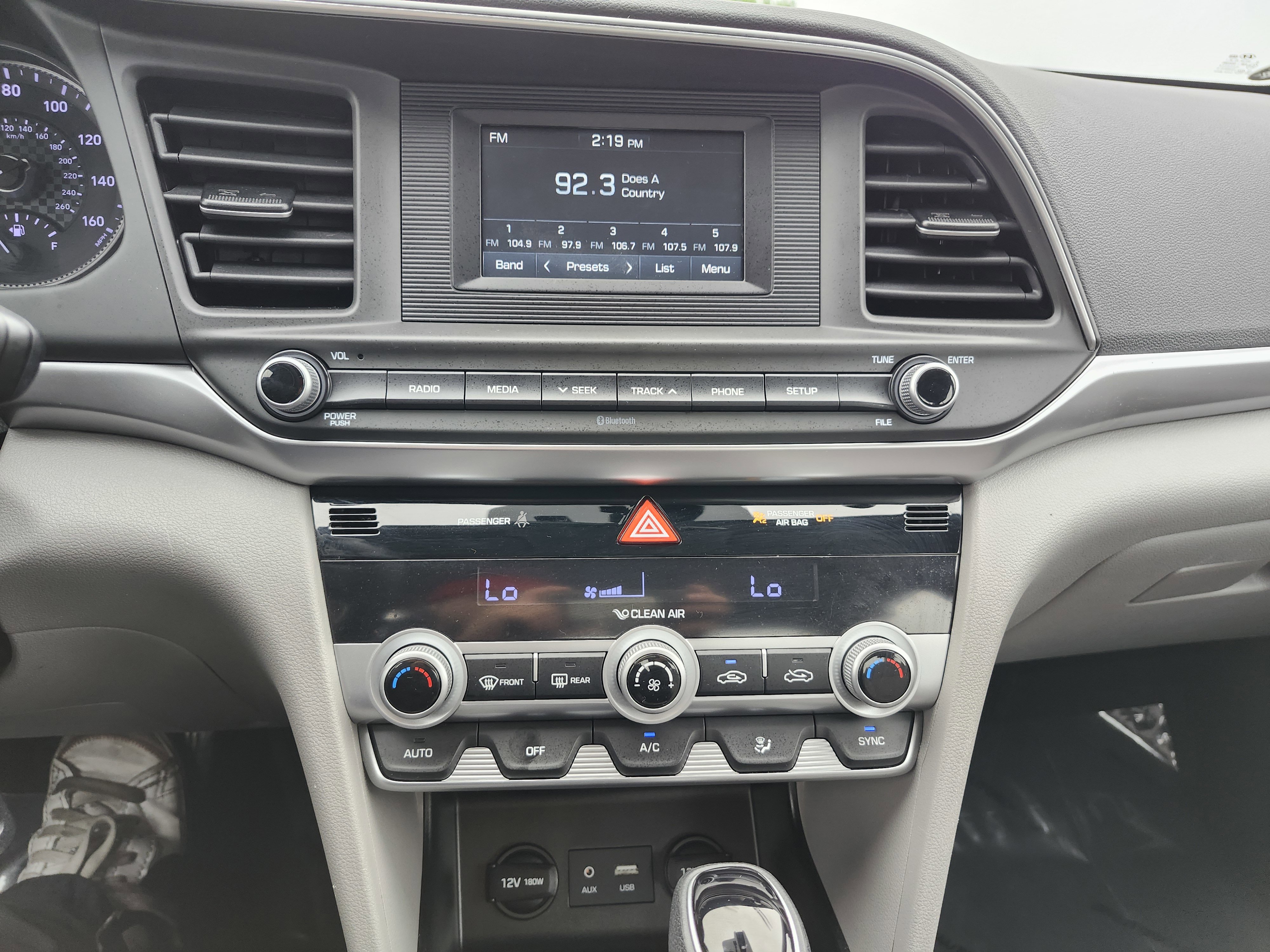 Used 2020 Hyundai Elantra SE FWD image 28