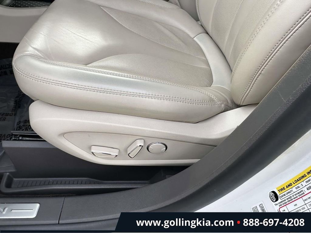 Used 2020 Lincoln Nautilus FWD w/ Equipment Group 101A image 16