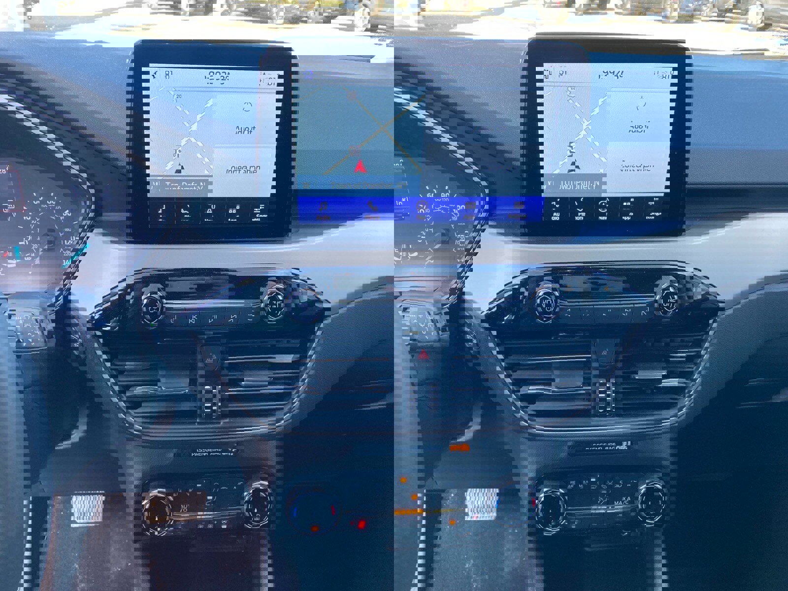 Used 2022 Ford Escape SEL image 11