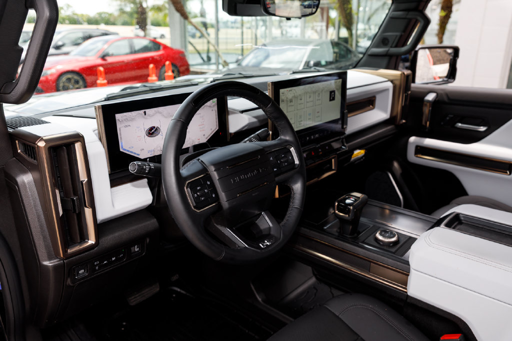Used 2025 GMC Hummer EV 2X AWD/4WD image 30