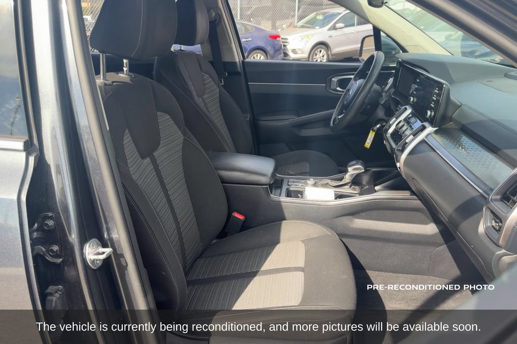 Used 2021 Kia Sorento LX FWD image 13