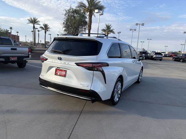 Certified 2024 Toyota Sienna Platinum FWD image 5
