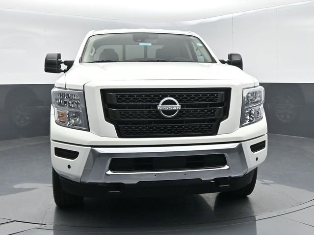 Used 2024 Nissan Titan SV w/ SV Convenience Package image 3