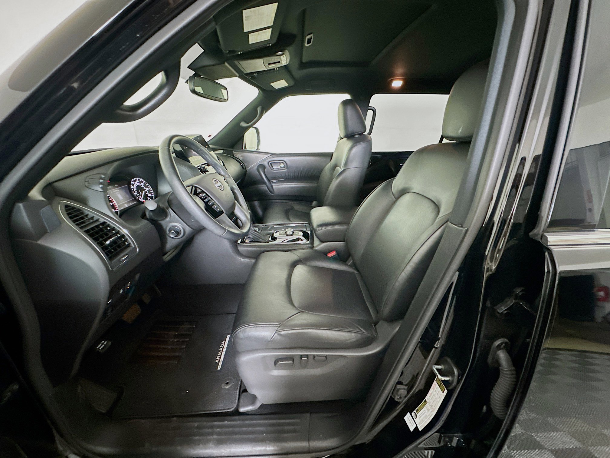 Used 2023 Nissan Armada SL w/ Midnight Edition Package image 13