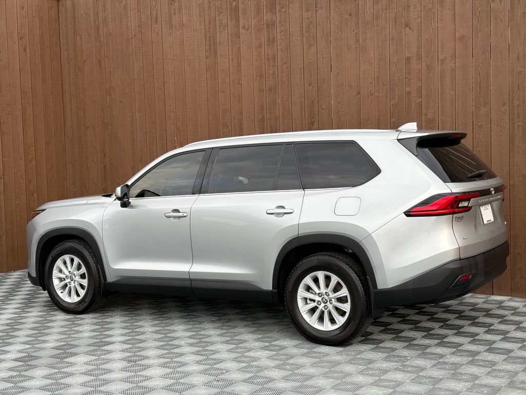 Used 2024 Toyota Grand Highlander AWD image 16