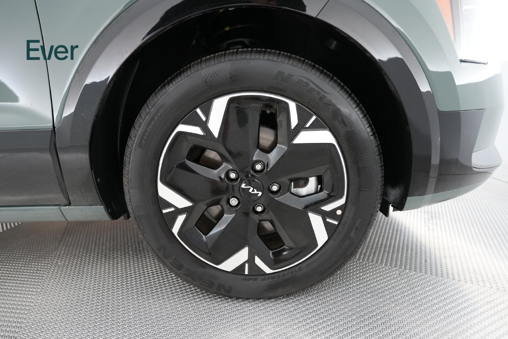 Used 2025 Kia Niro Wind FWD image 20