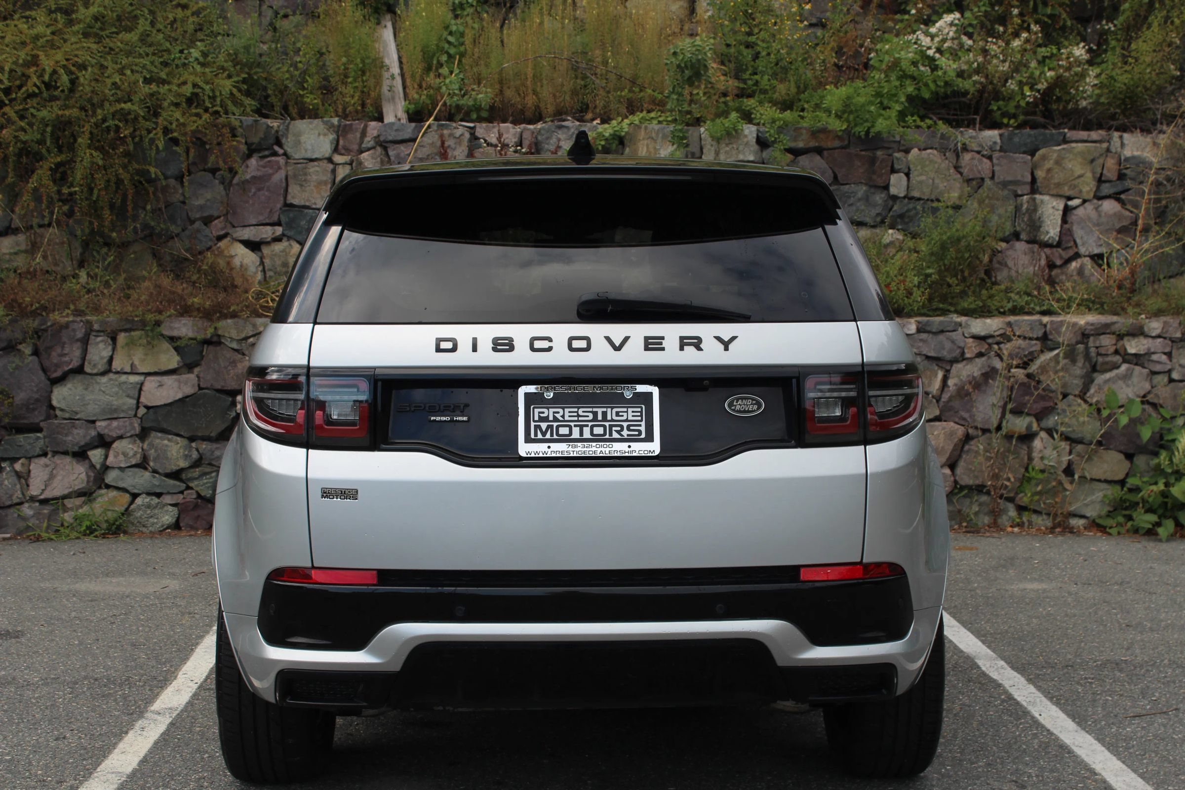Used 2020 Land Rover Discovery Sport HSE R-Dynamic AWD/4WD image 8