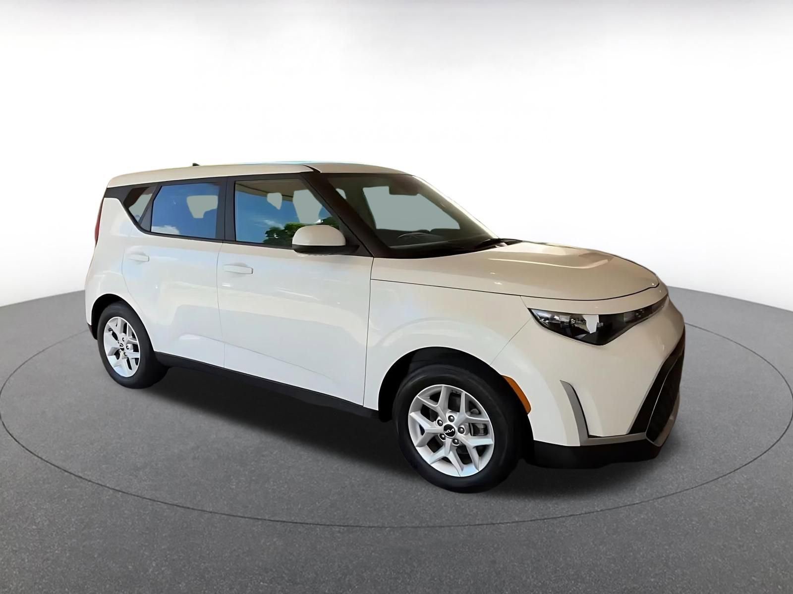 Used 2025 Kia Soul LX w/ LX Technology Package FWD video 2