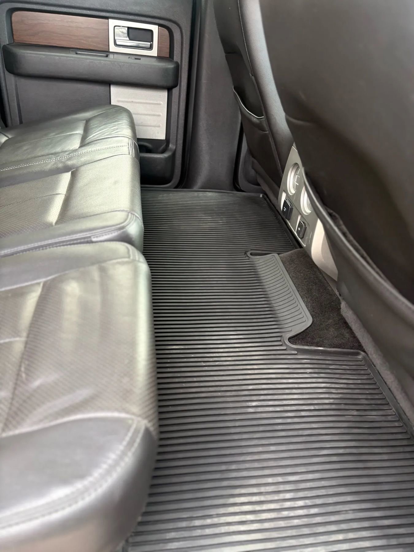 Used 2014 Ford F150 Lariat w/ Equipment Group 502A Luxury image 18