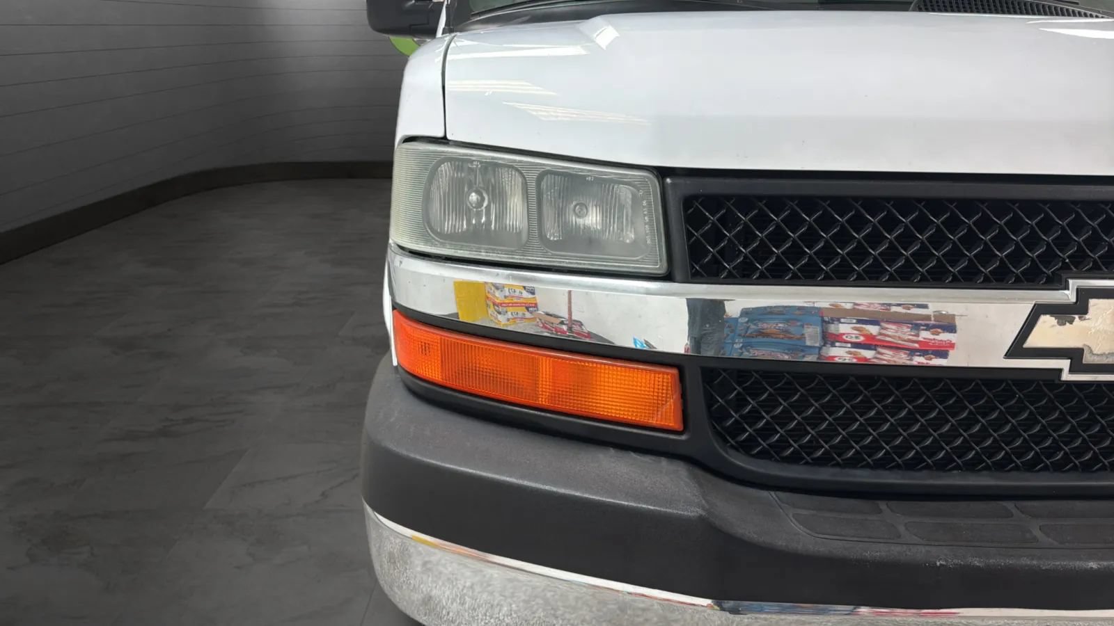 Used 2004 Chevrolet Express 3500 Extended Passenger w/ LS Preferred Equipment Group RWD image 30
