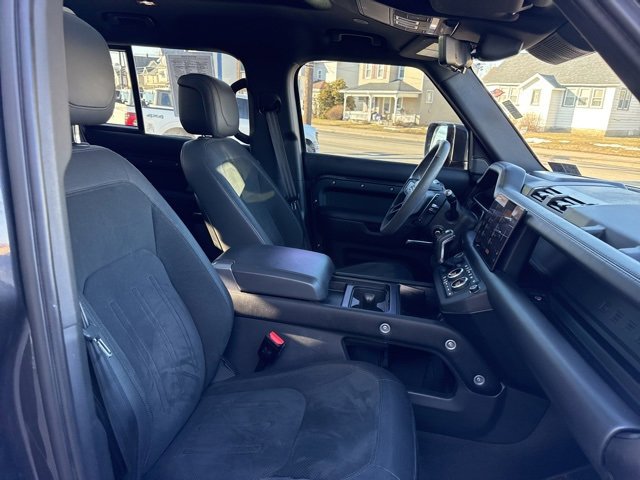 Used 2022 Land Rover Defender 110 V8 image 32