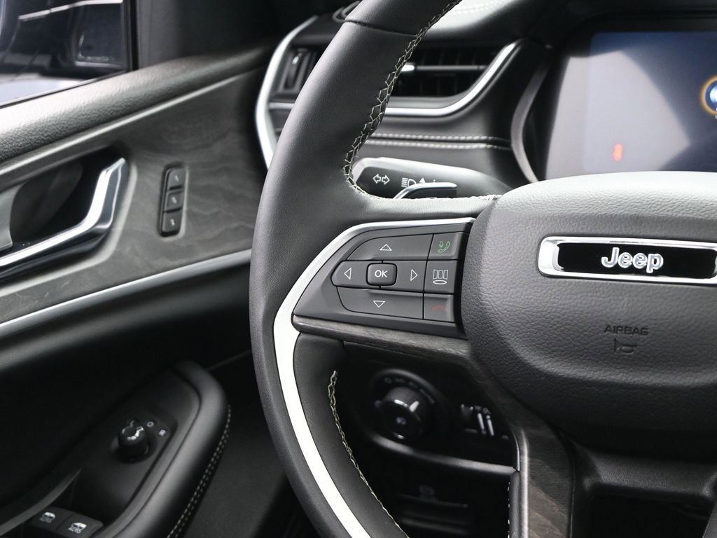 Used 2024 Jeep Grand Cherokee L Limited w/ Trailer Tow Package image 30