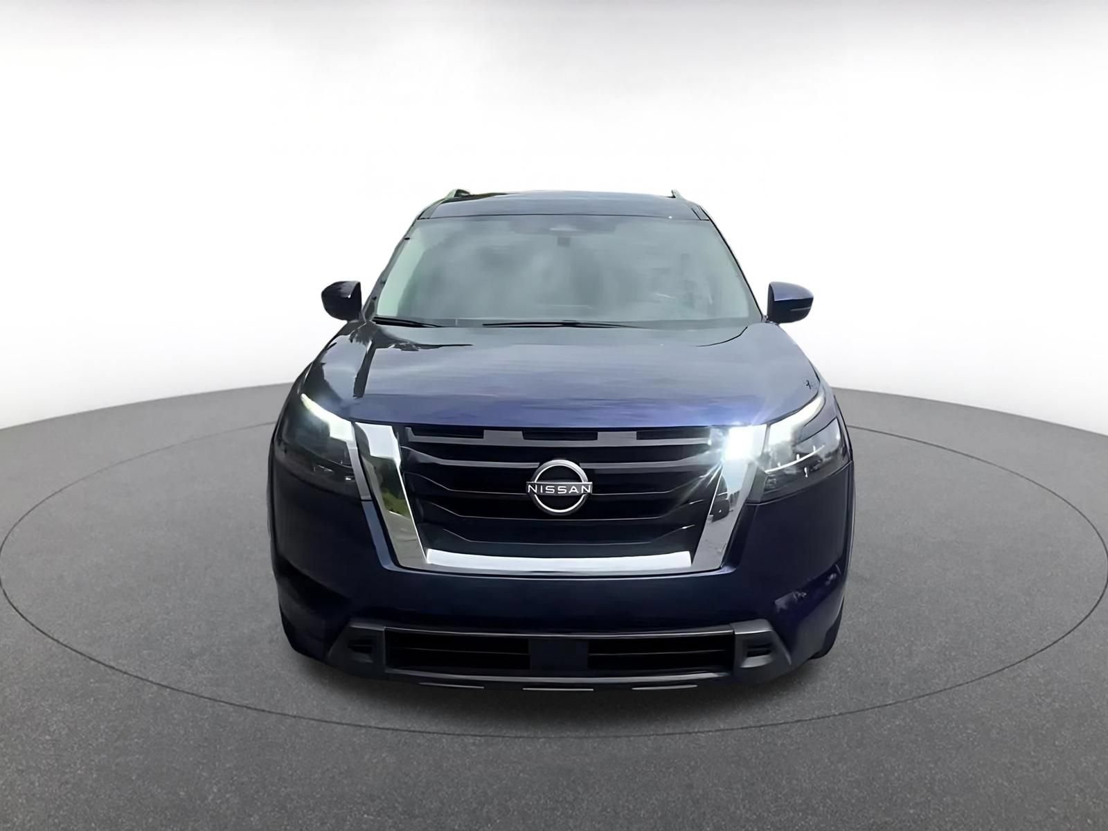 Used 2025 Nissan Pathfinder SV AWD/4WD image 4