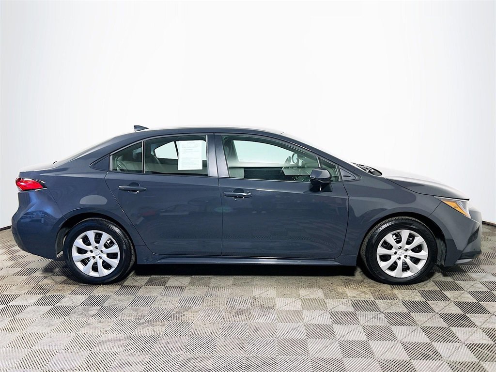 Used 2025 Toyota Corolla LE image 9