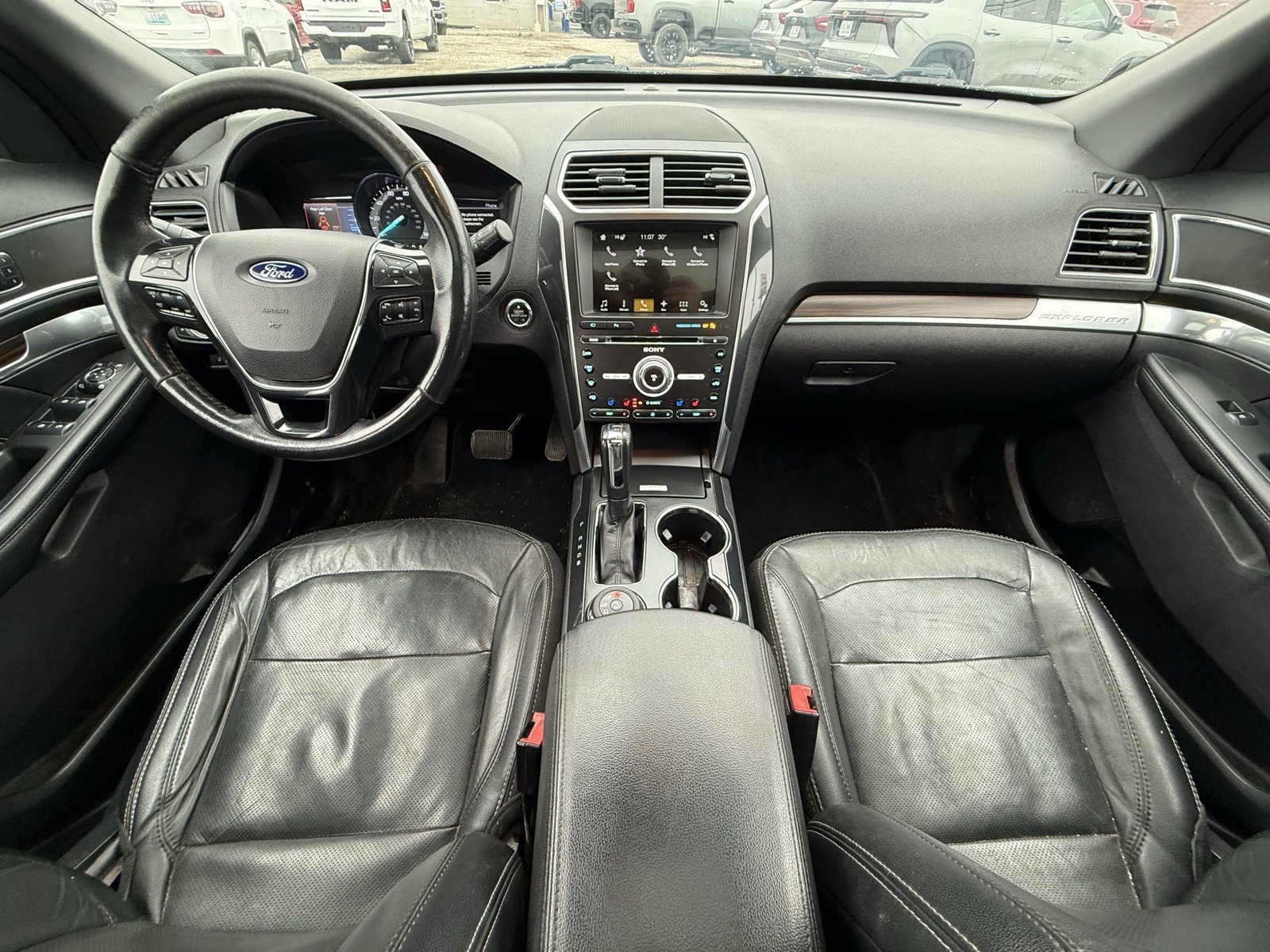 Used 2017 Ford Explorer Limited image 16