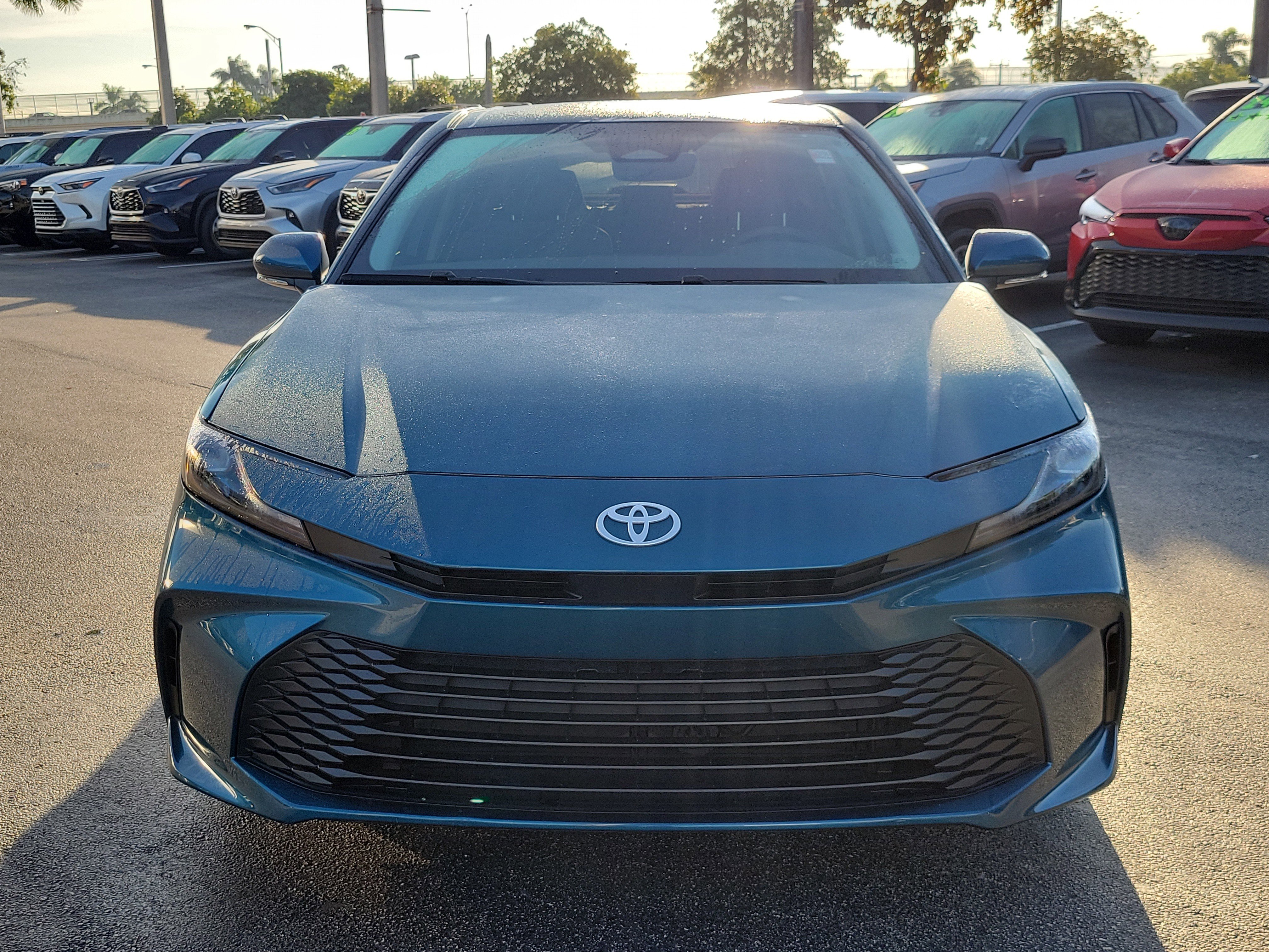 Used 2025 Toyota Camry LE image 3