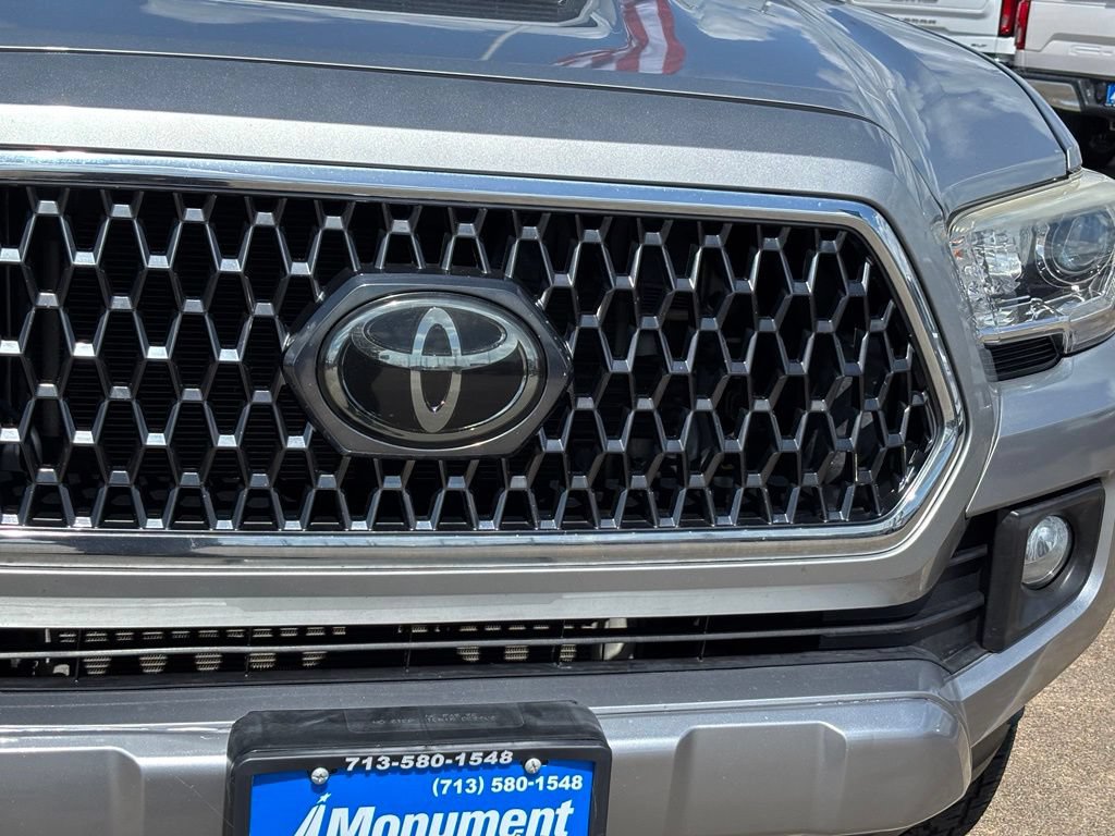 Used 2018 Toyota Tacoma TRD Sport RWD image 3