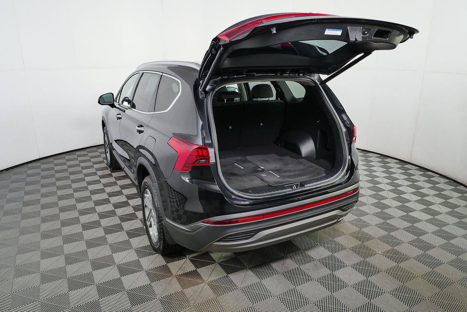 Used 2023 Hyundai Santa Fe SEL AWD/4WD image 25