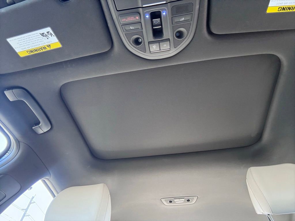 Used 2023 Genesis G70 3.3T w/ Sport Advanced Package image 42