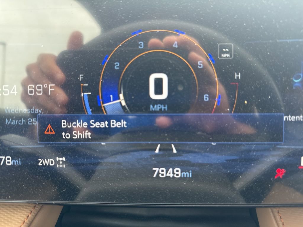 Used 2025 Chevrolet Equinox ACTIV w/ Safety and Technology Package image 9