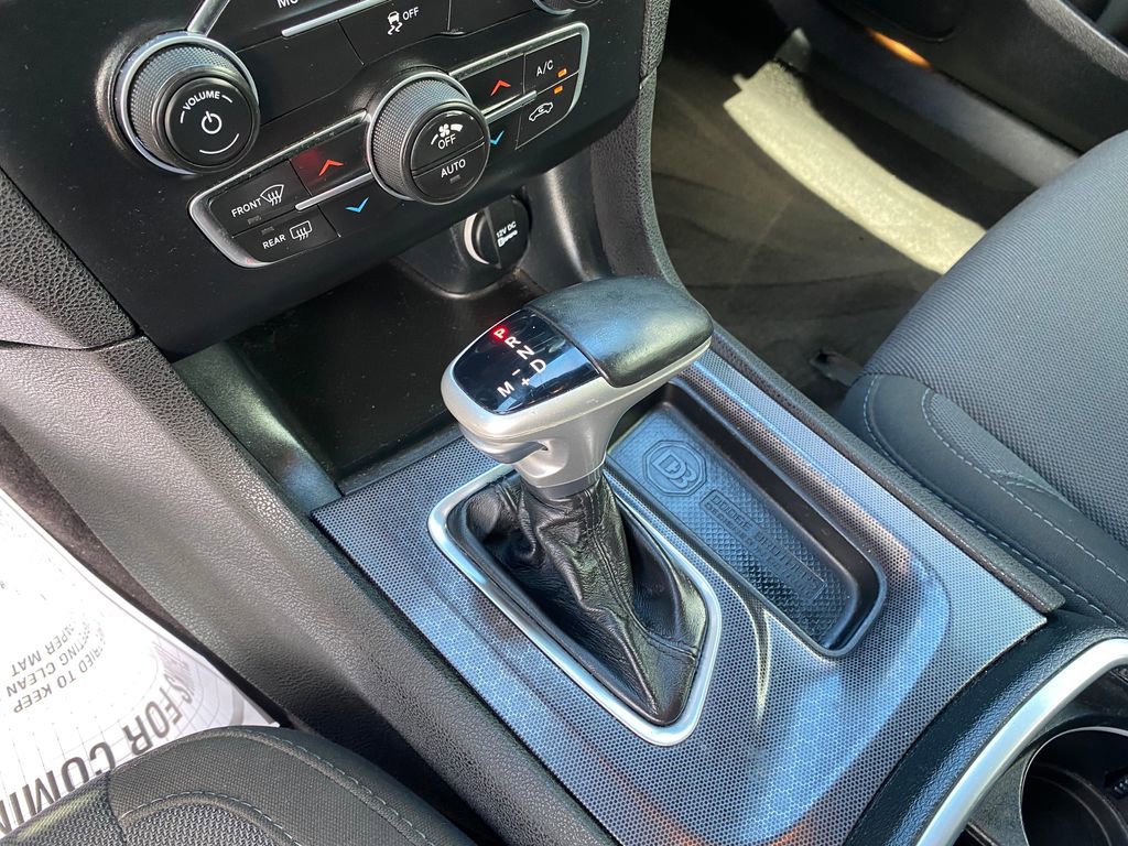 Used 2017 Dodge Charger SXT RWD image 35