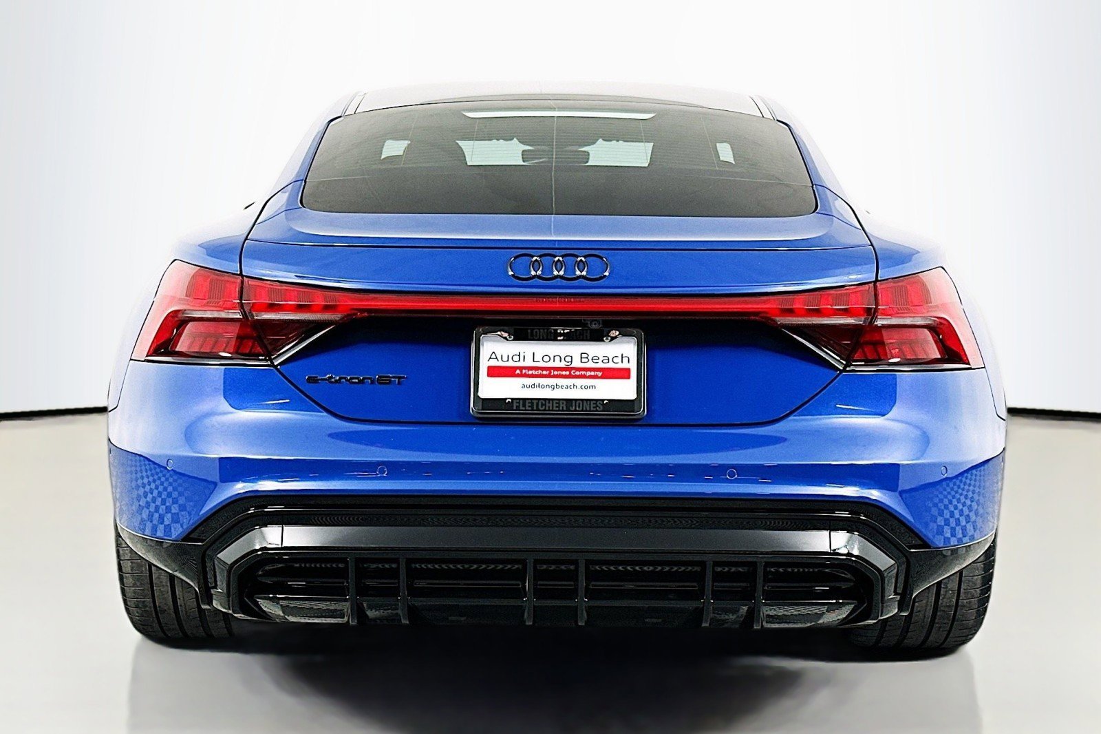 Used 2022 Audi e-tron GT Prestige w/ Prestige Package image 3