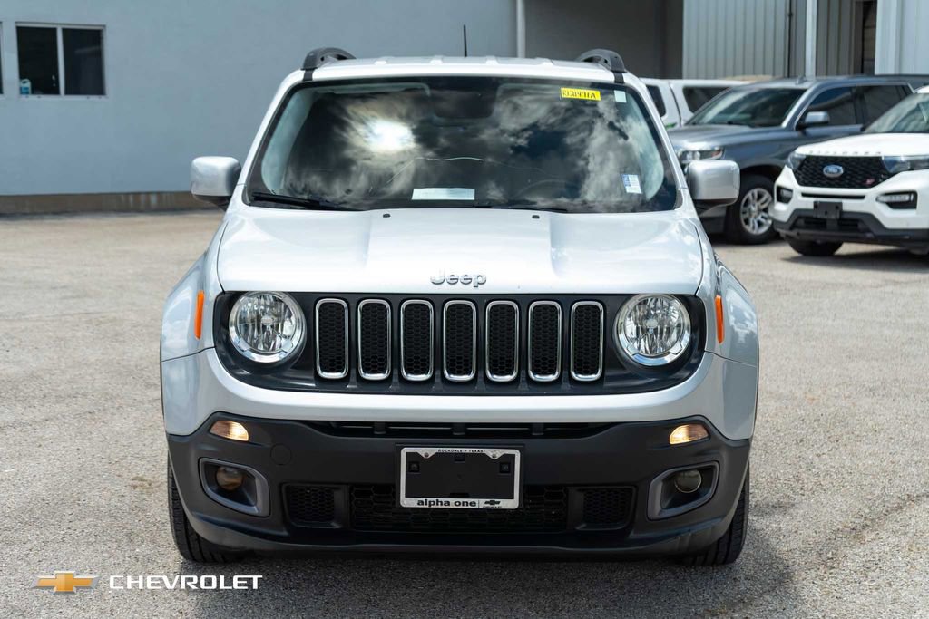 Used 2015 Jeep Renegade Latitude FWD image 2