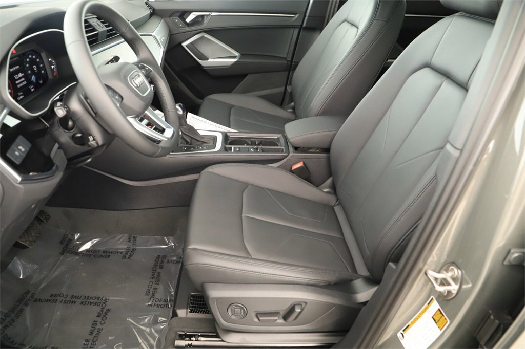 New 2025 Audi Q3 2.0T Premium image 24