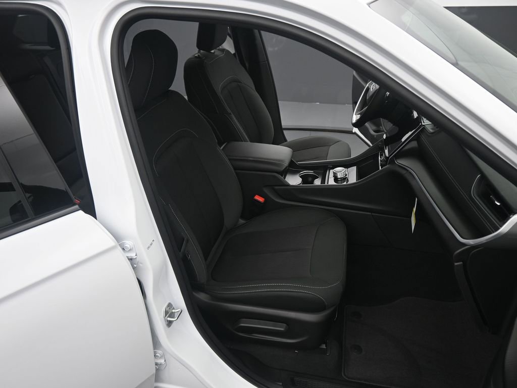 New 2025 Jeep Grand Cherokee Laredo X image 19