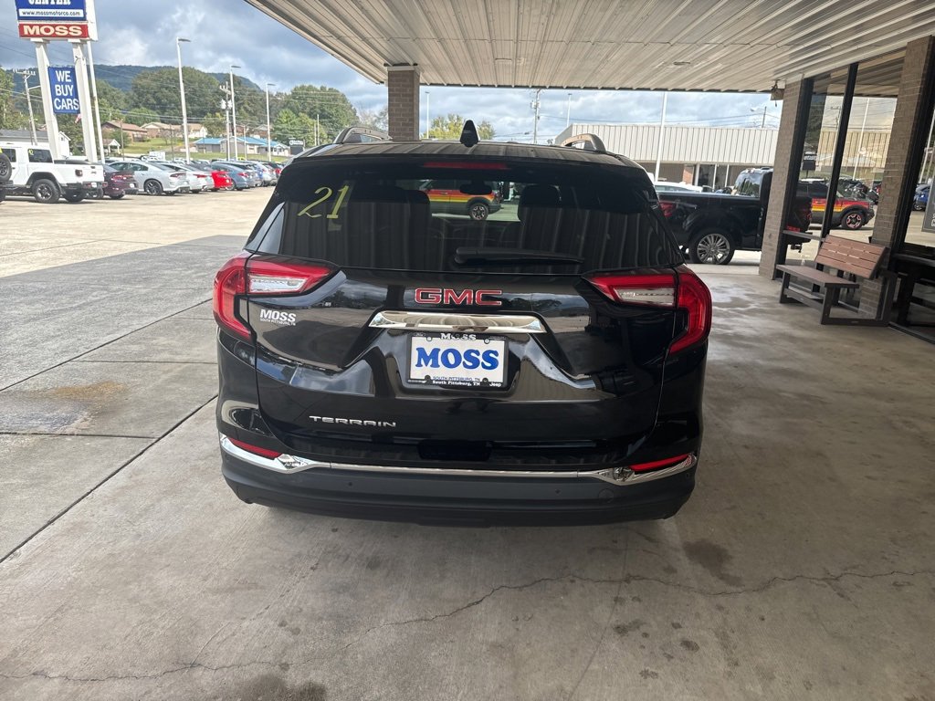 Used 2022 GMC Terrain SLT w/ Infotainment Package II image 5