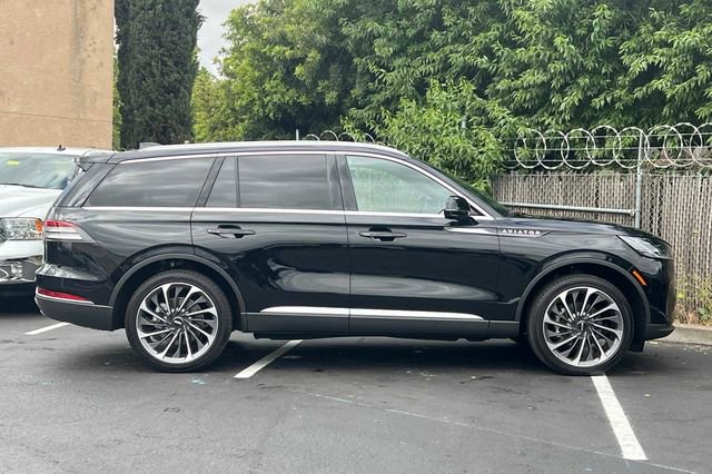 Used 2025 Lincoln Aviator Reserve w/ Equipment Group 201A image 7
