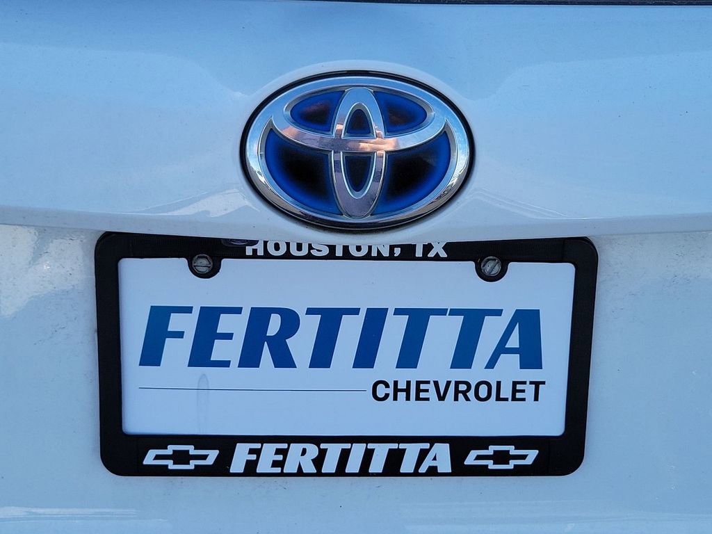 Used 2017 Toyota RAV4 XLE w/ All Weather Liner Package AWD/4WD image 11