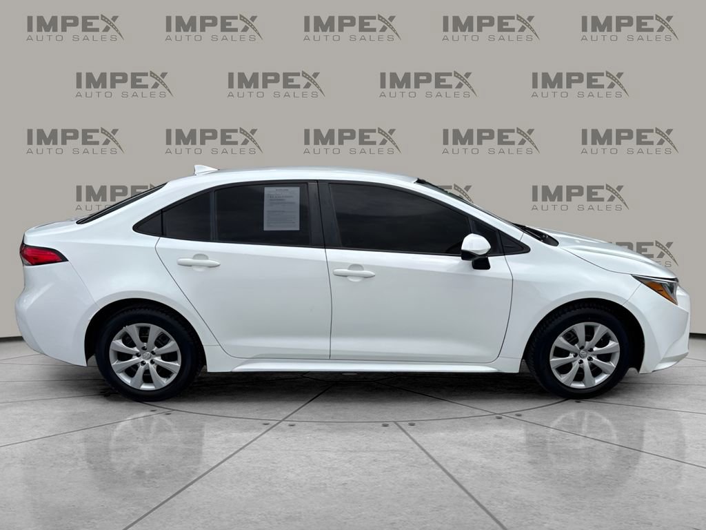 Used 2022 Toyota Corolla LE FWD image 6