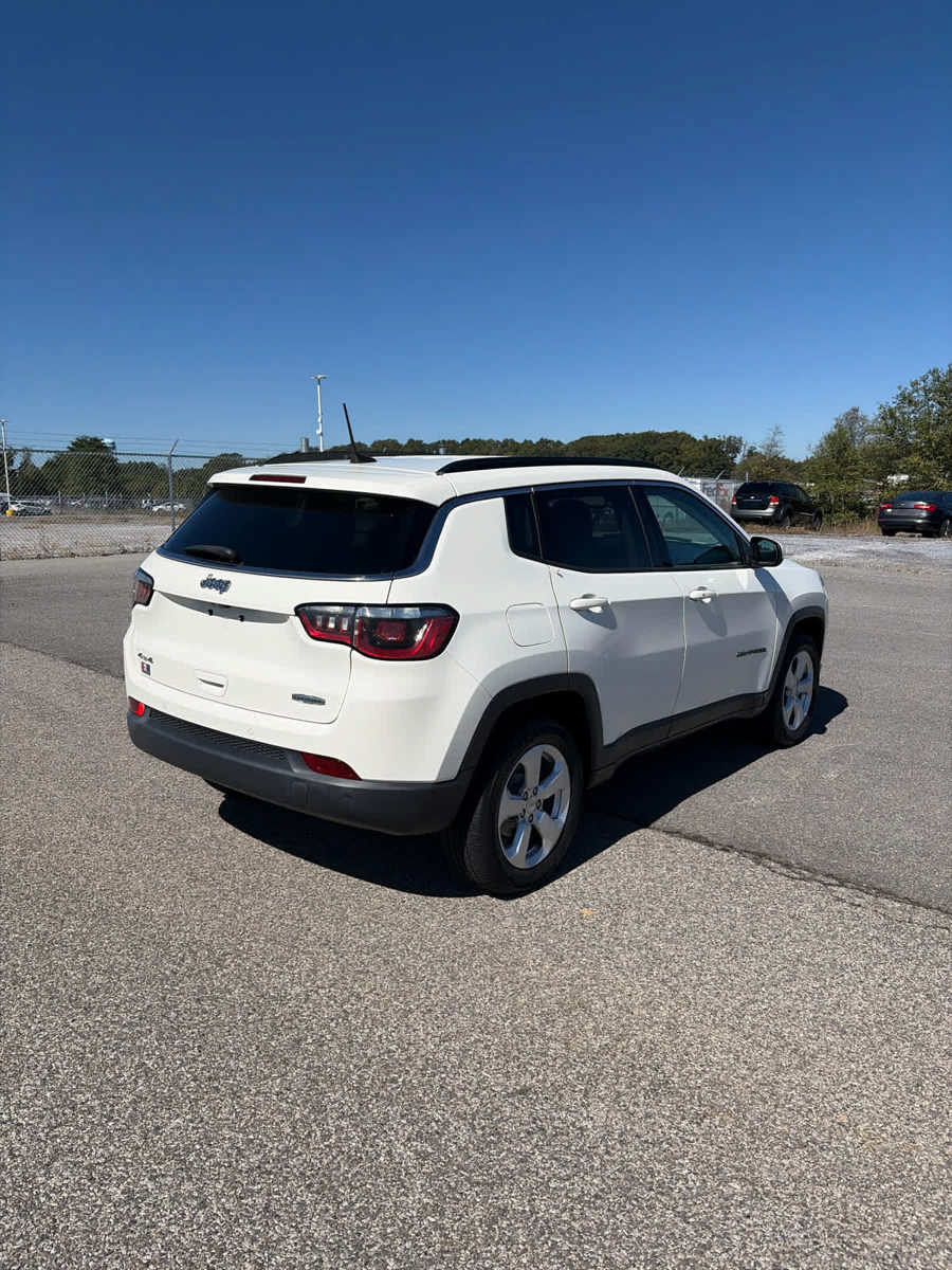 Used 2018 Jeep Compass Latitude w/ Popular Equipment Group AWD/4WD image 16