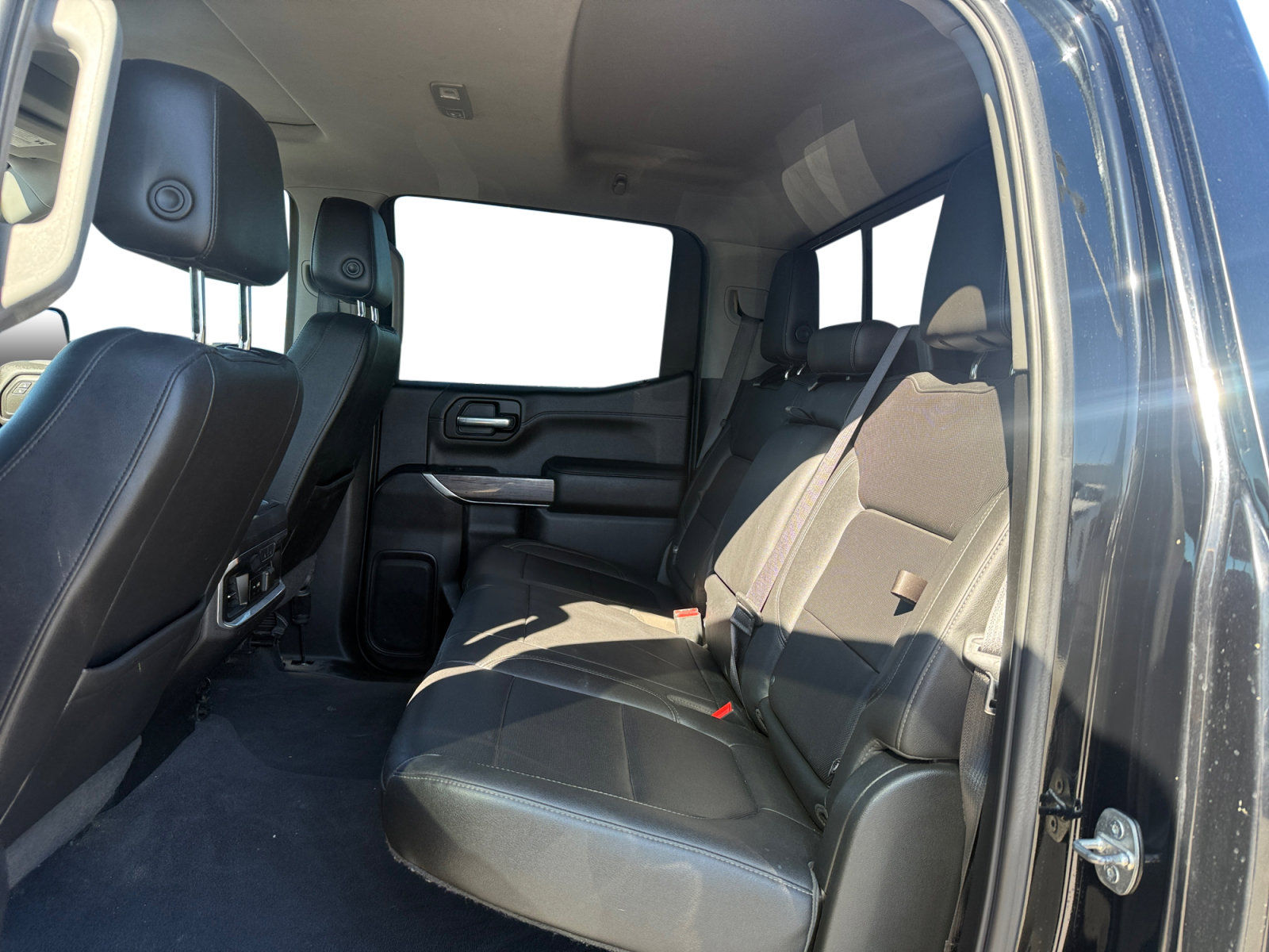 Used 2019 Chevrolet Silverado 1500 LTZ w/ LTZ Premium Package AWD/4WD image 16