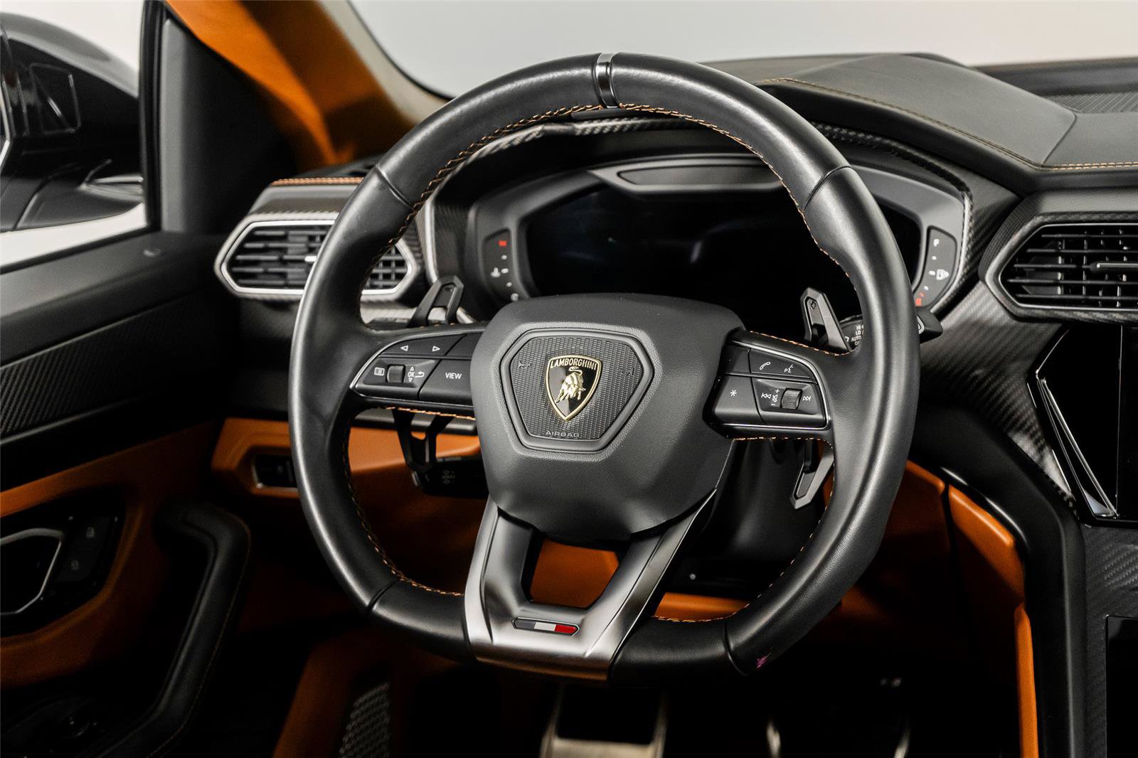 Used 2023 Lamborghini Urus S AWD/4WD image 53