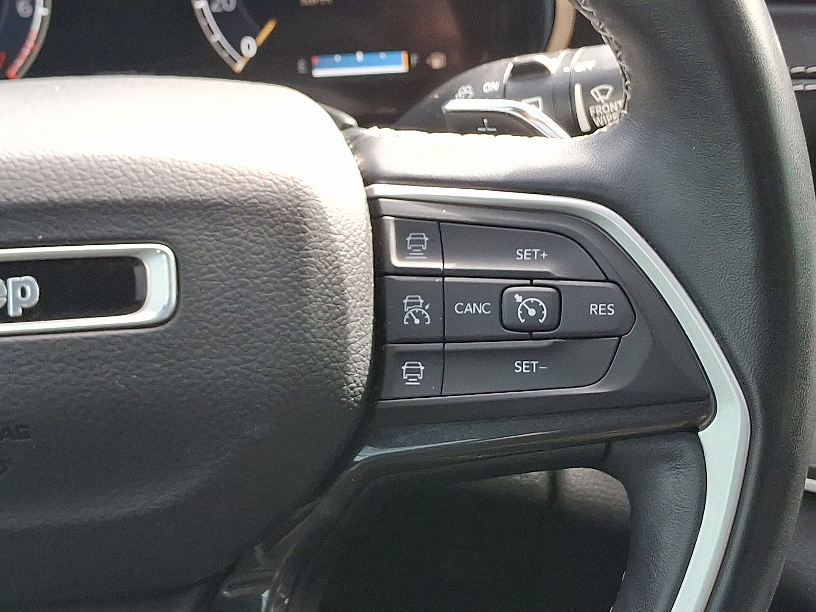 Used 2022 Jeep Grand Cherokee L Laredo image 23