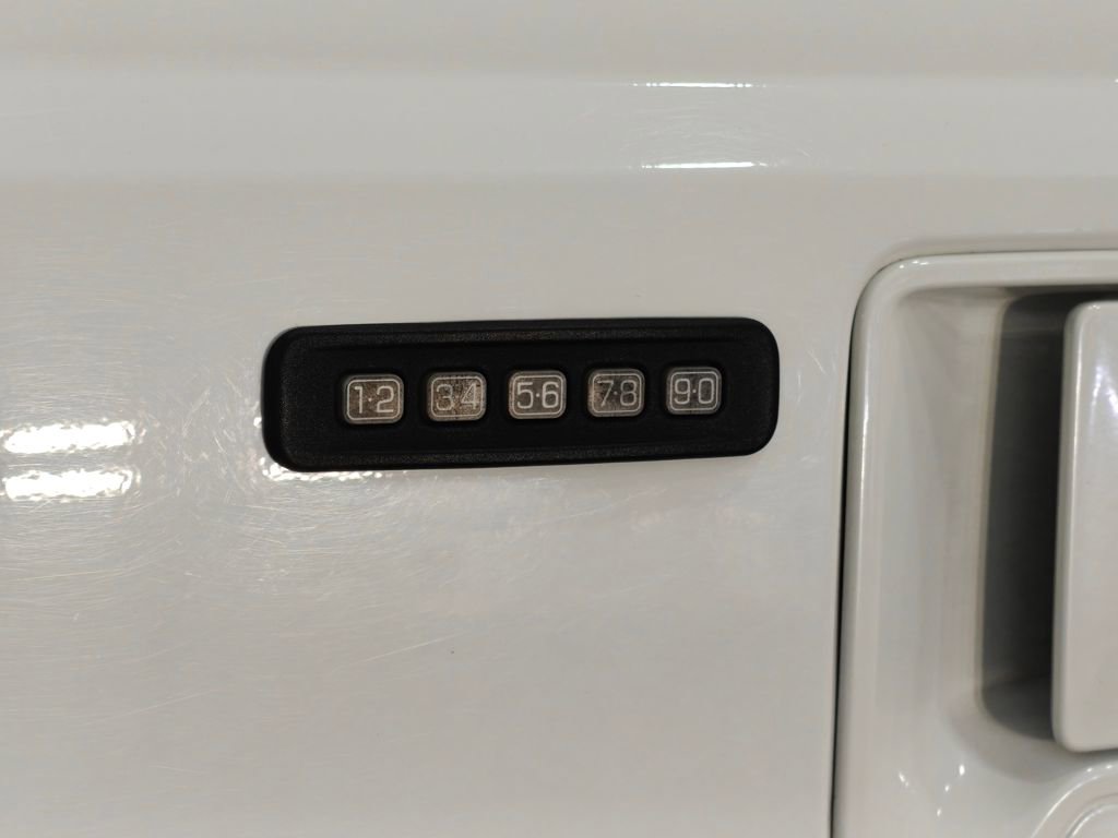 Used 2015 Ford F250 Lariat w/ Chrome Package image 17