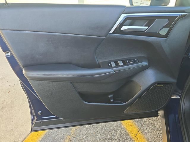 Used 2025 Mitsubishi Outlander SE image 15