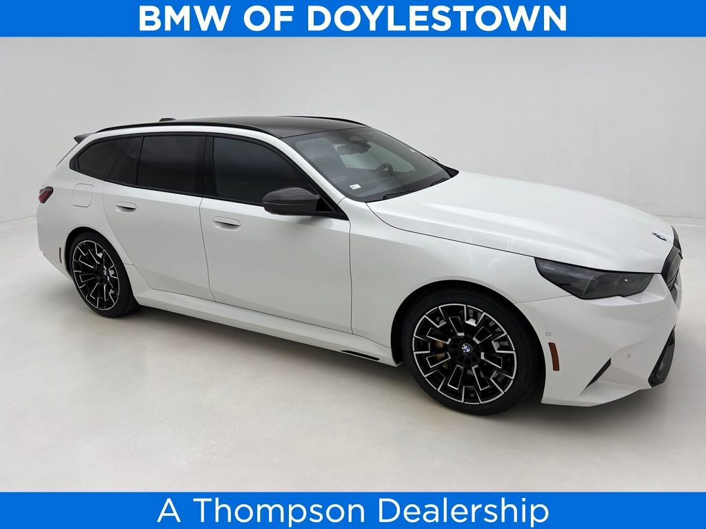 Used 2025 BMW M5 Touring w/ M Driver's Package image 1